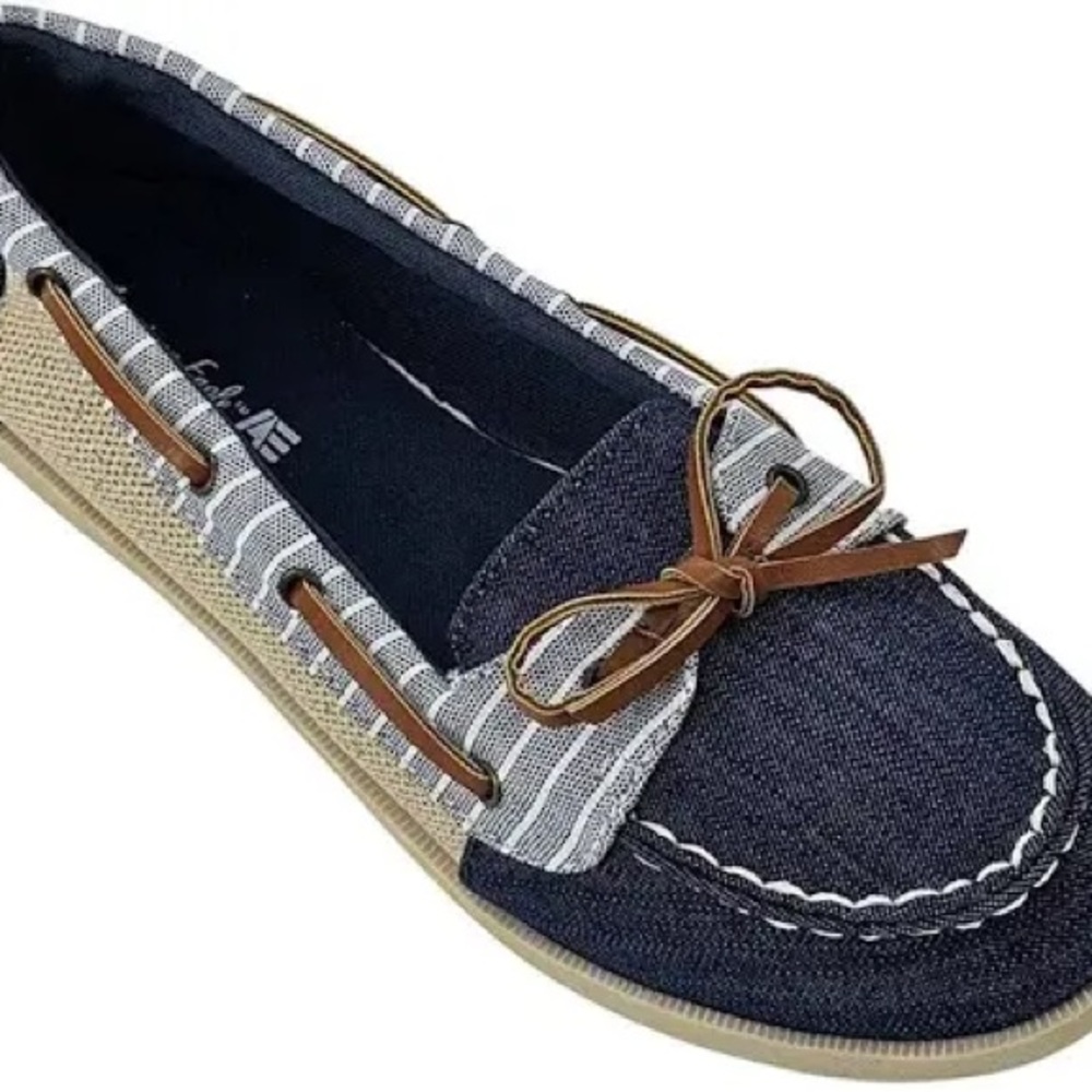 LIKE NEW in box - only bottoms are worn a bit as seen in photos.